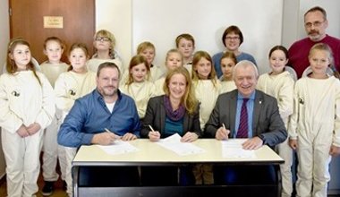 Foto der Kooperationsunterzeichnung